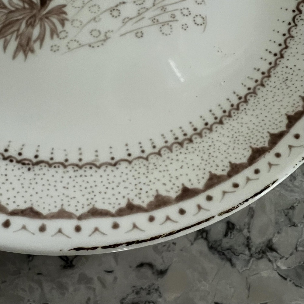 Handpainted 9.5" plate featuring woman signed "S. Bailey"‎ - Picture 3 of 5